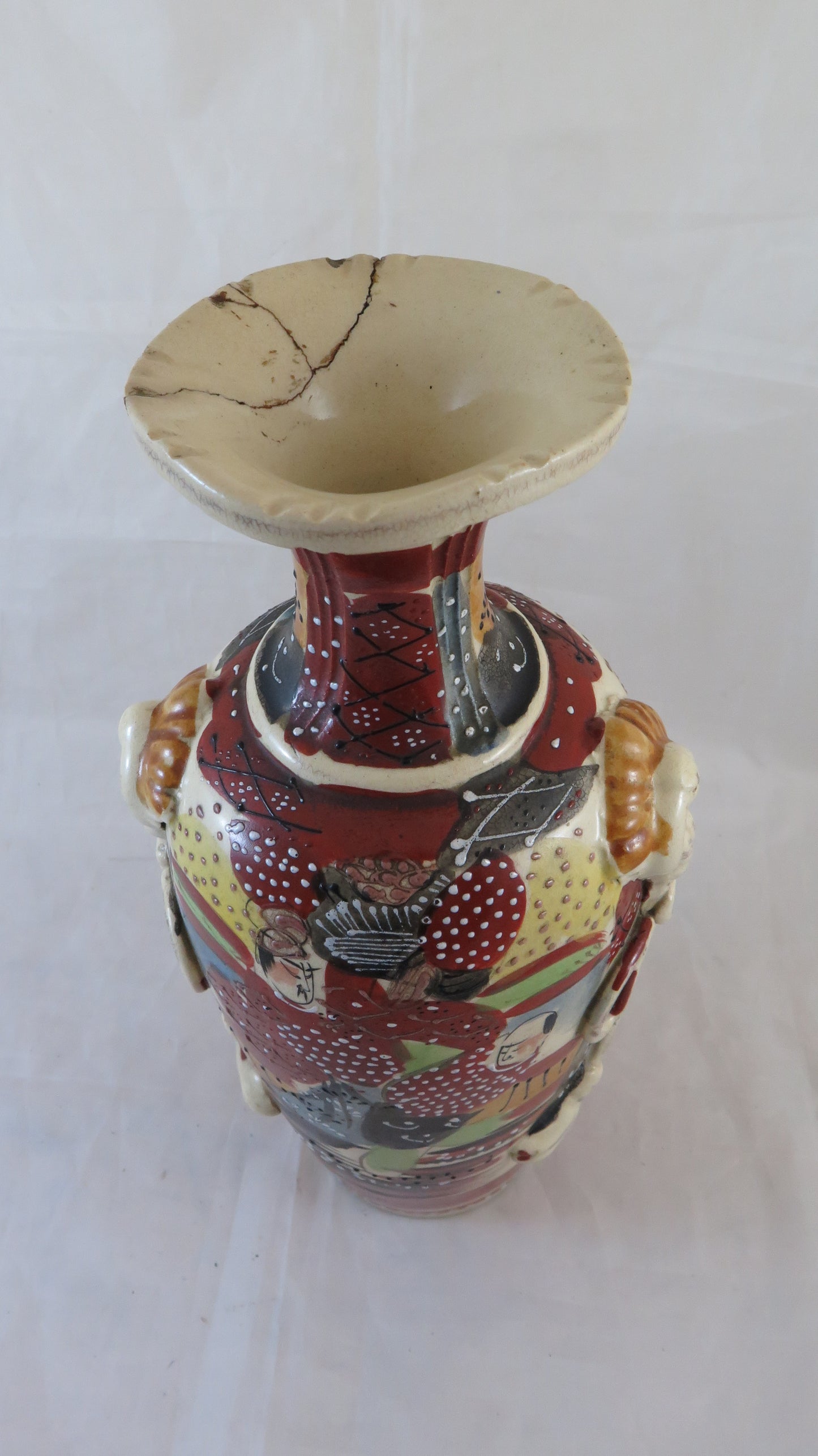 OLD JAPANESE CERAMIC VASE JAPAN SATSUMA ASIA STYLE WITH RELIEF DECORATIONS BM20
