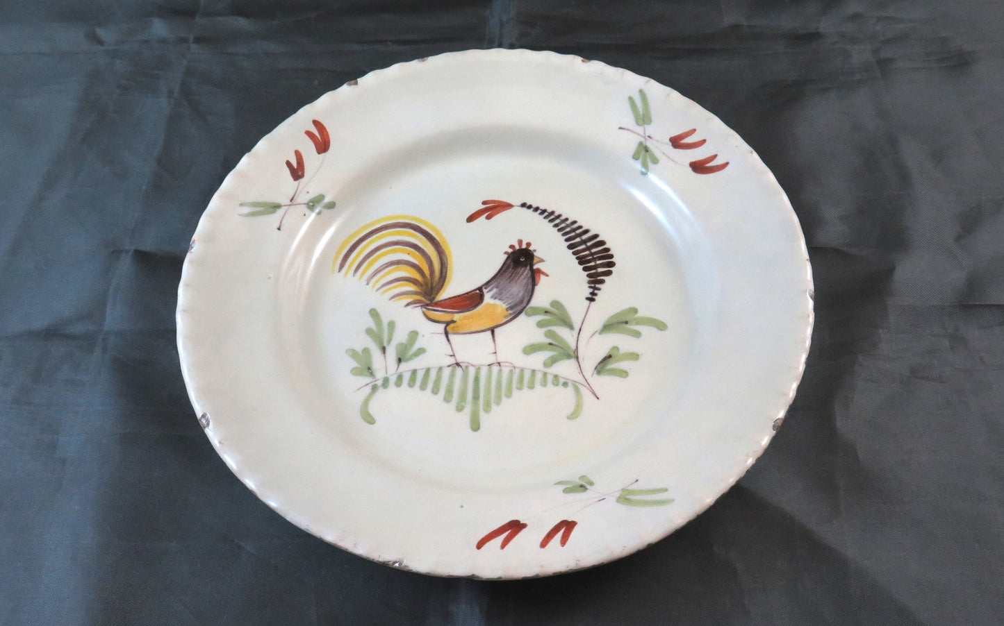 ANTIQUE FRENCH CERAMIC PLATE HAND PAINTED WITH ROOSTER AND FLOWERS BM25