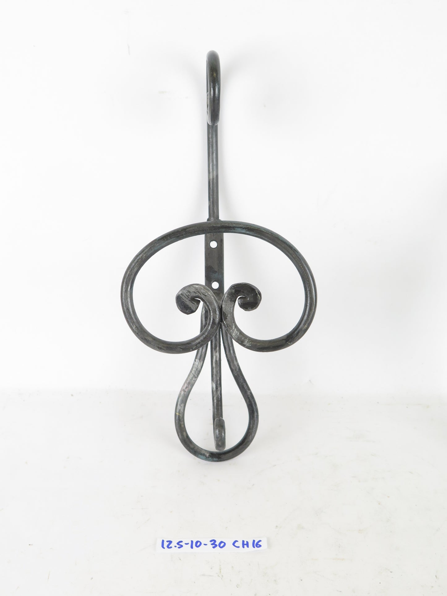 TWO SINGLE WALL COAT HANGER WALL COAT HANGER VINTAGE WROUGHT IRON CH16