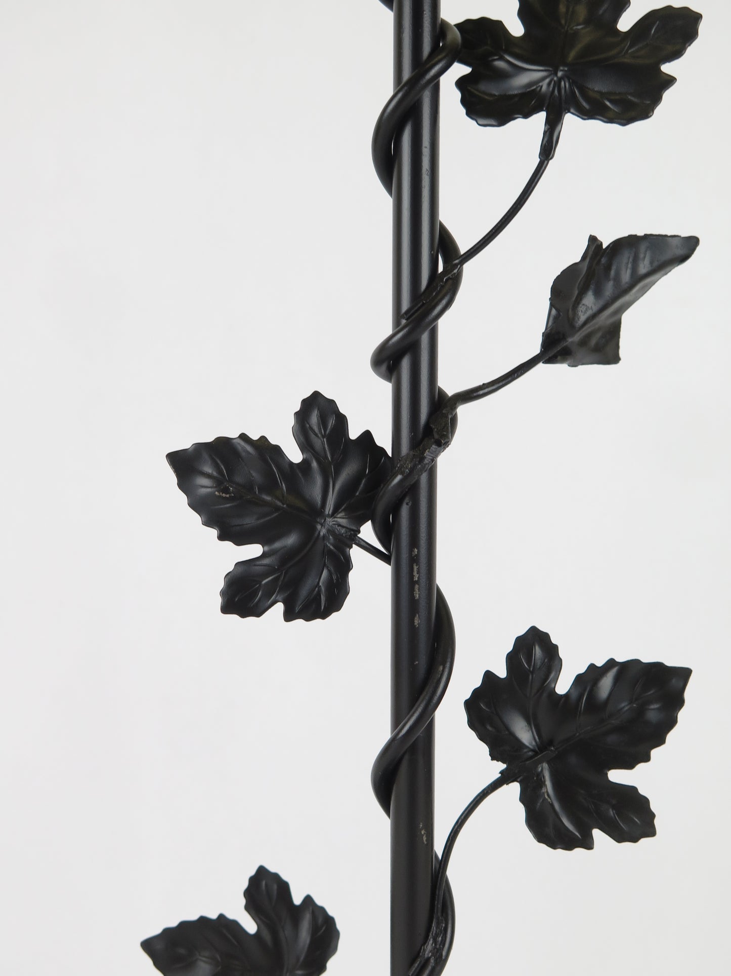 VINTAGE DESK LAMP WROUGHT IRON EMBOSSED METAL LEAVES DECORATION CH37