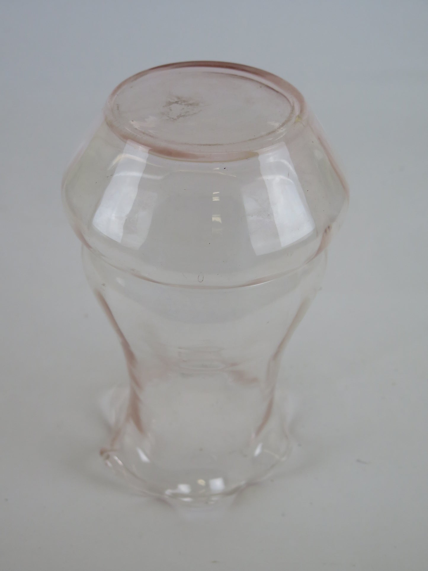 ANTIQUE BLOWN GLASS VASE WITH CHOPPED EDGE VS5