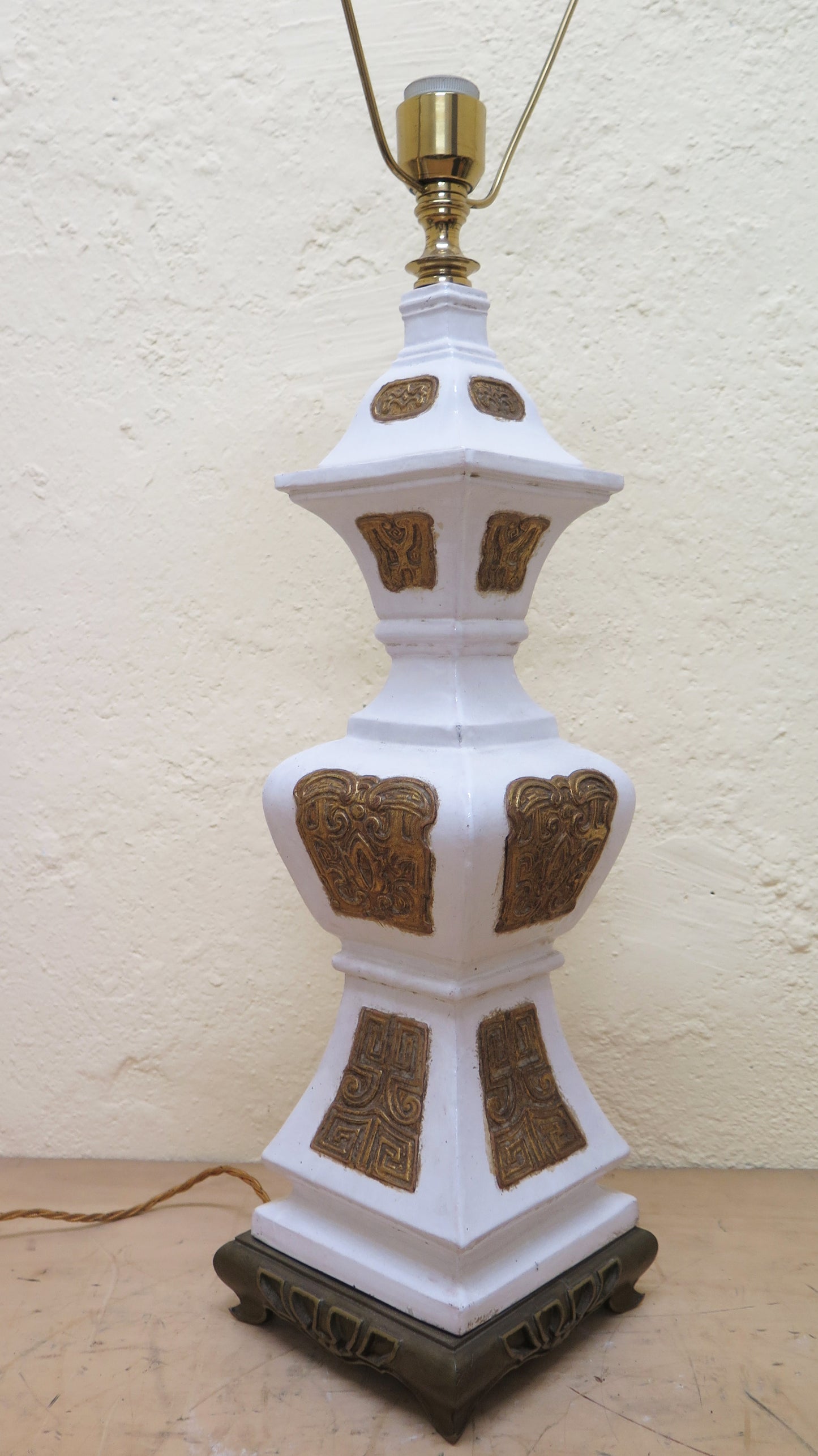 ELEGANTE LAMPADA DA TAVOLO ABAT-JOUR IN CERAMICA E BRONZO VINTAGE VECCHIA X11