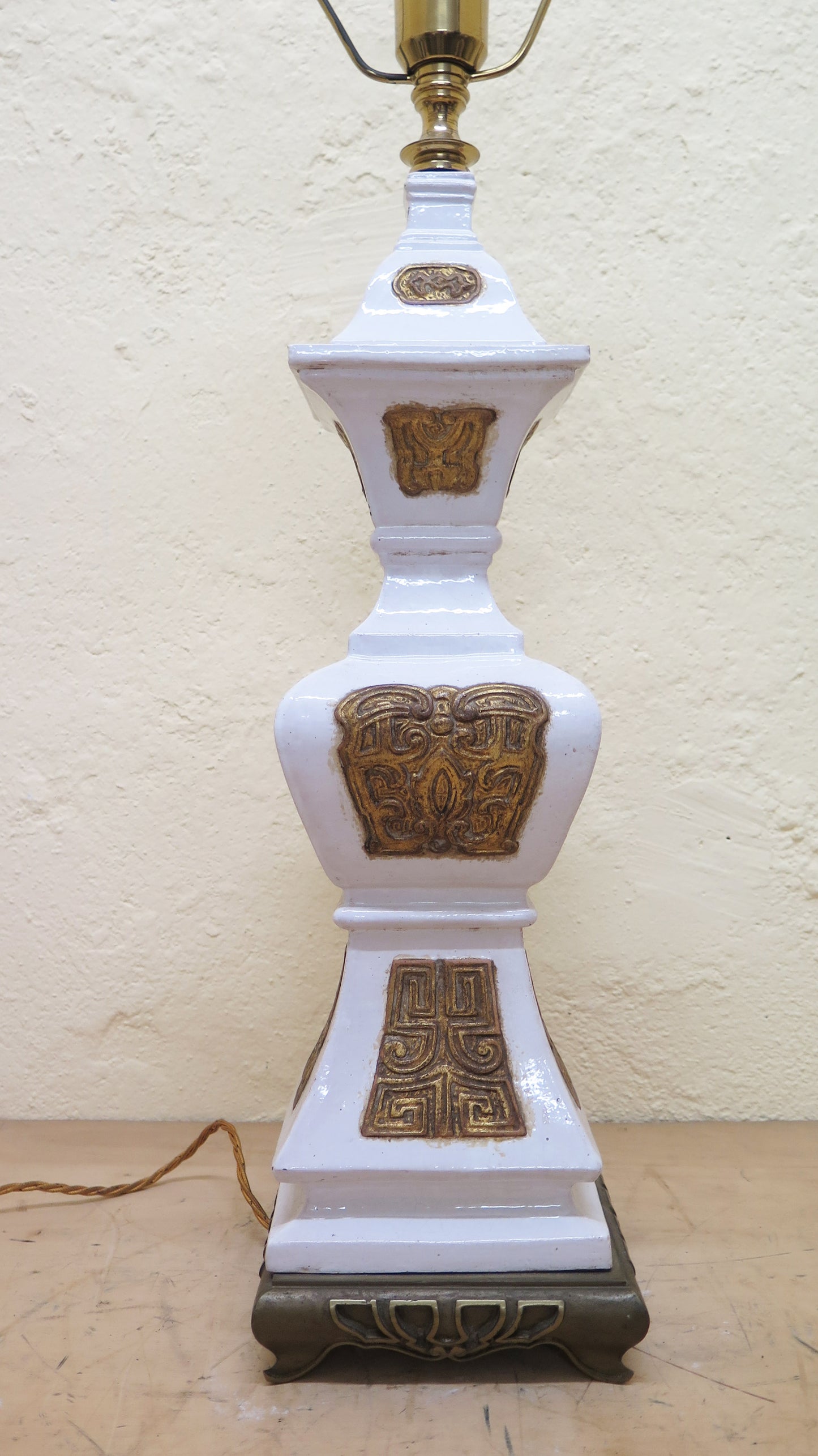 ELEGANTE LAMPADA DA TAVOLO ABAT-JOUR IN CERAMICA E BRONZO VINTAGE VECCHIA X11