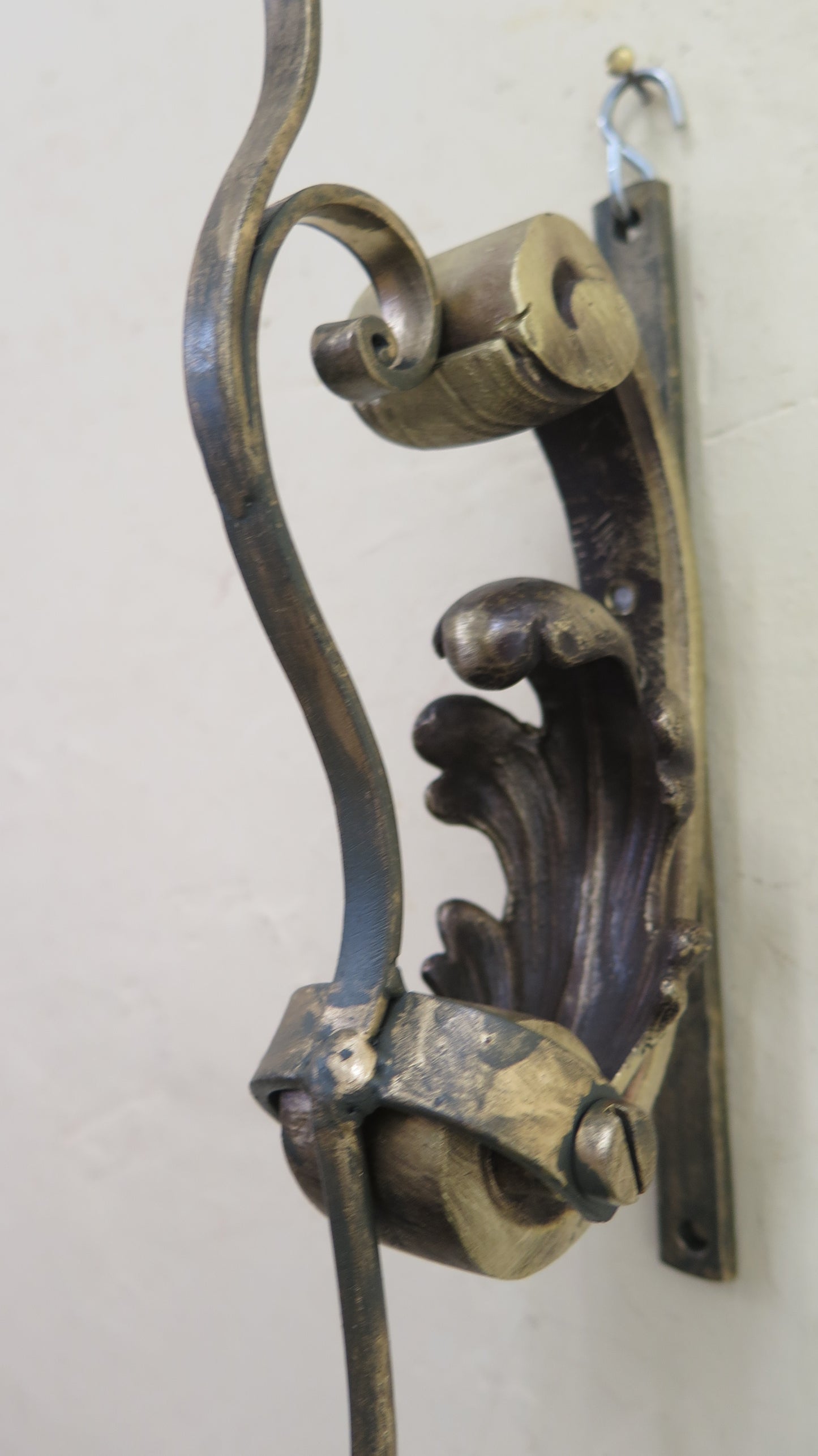 OLD BRONZE WALL COAT RACK WITH ONE BAROQUE STYLE CH15