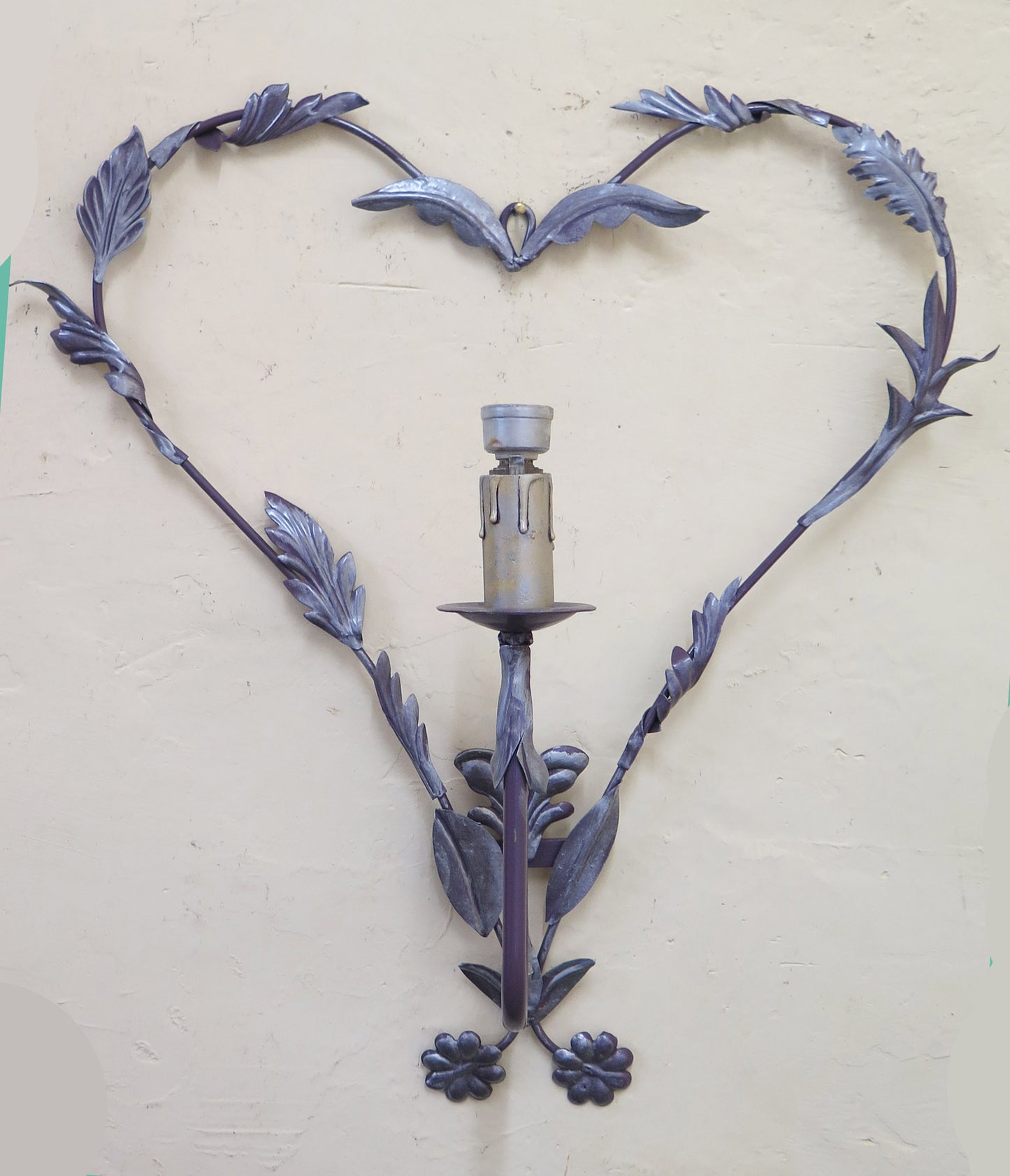 HEART-SHAPED WROUGHT IRON WALL LIGHT WITH VINTAGE FLORAL DECORATION CH34