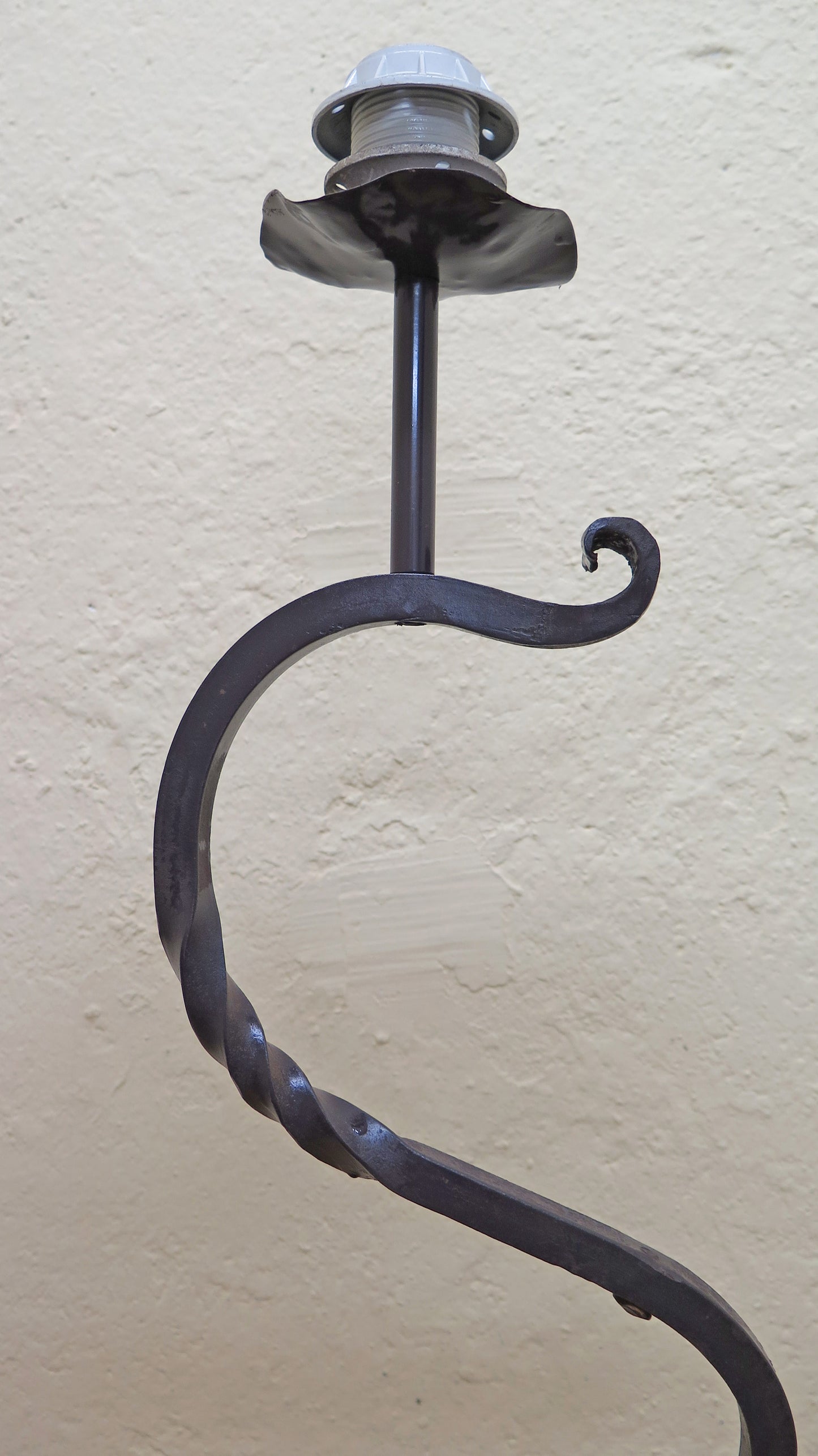 OLD WROUGHT IRON FLOOR FLOOR READING LAMP CH