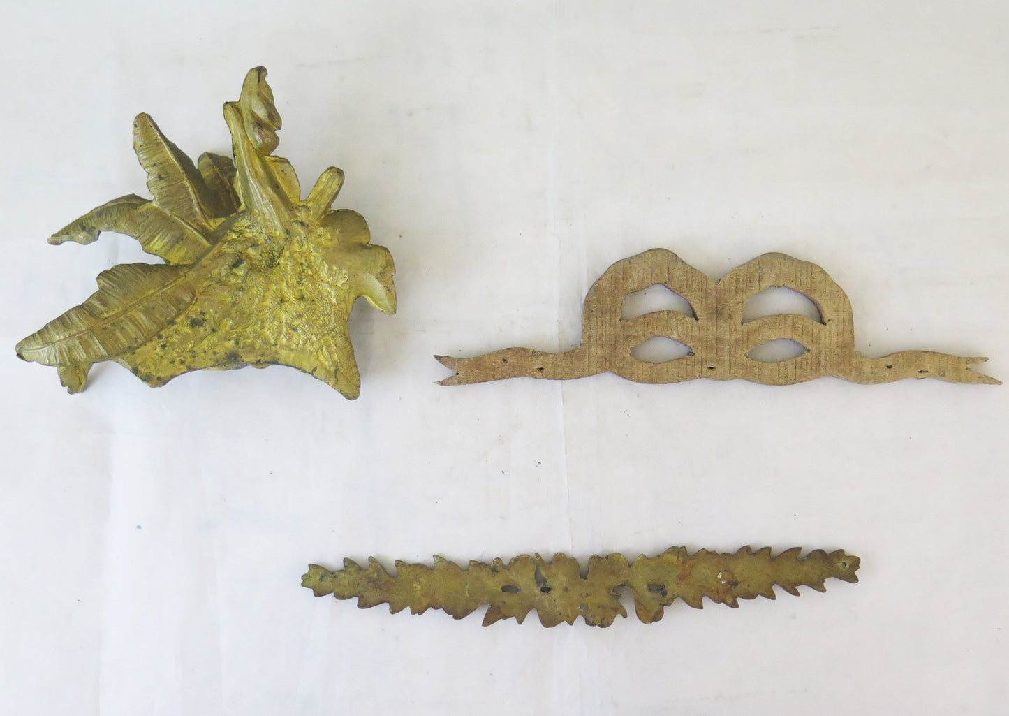THREE ANCIENT DECORATIVE FRIES IN WOOD AND BRONZE FRIEZE DECORATION BM55