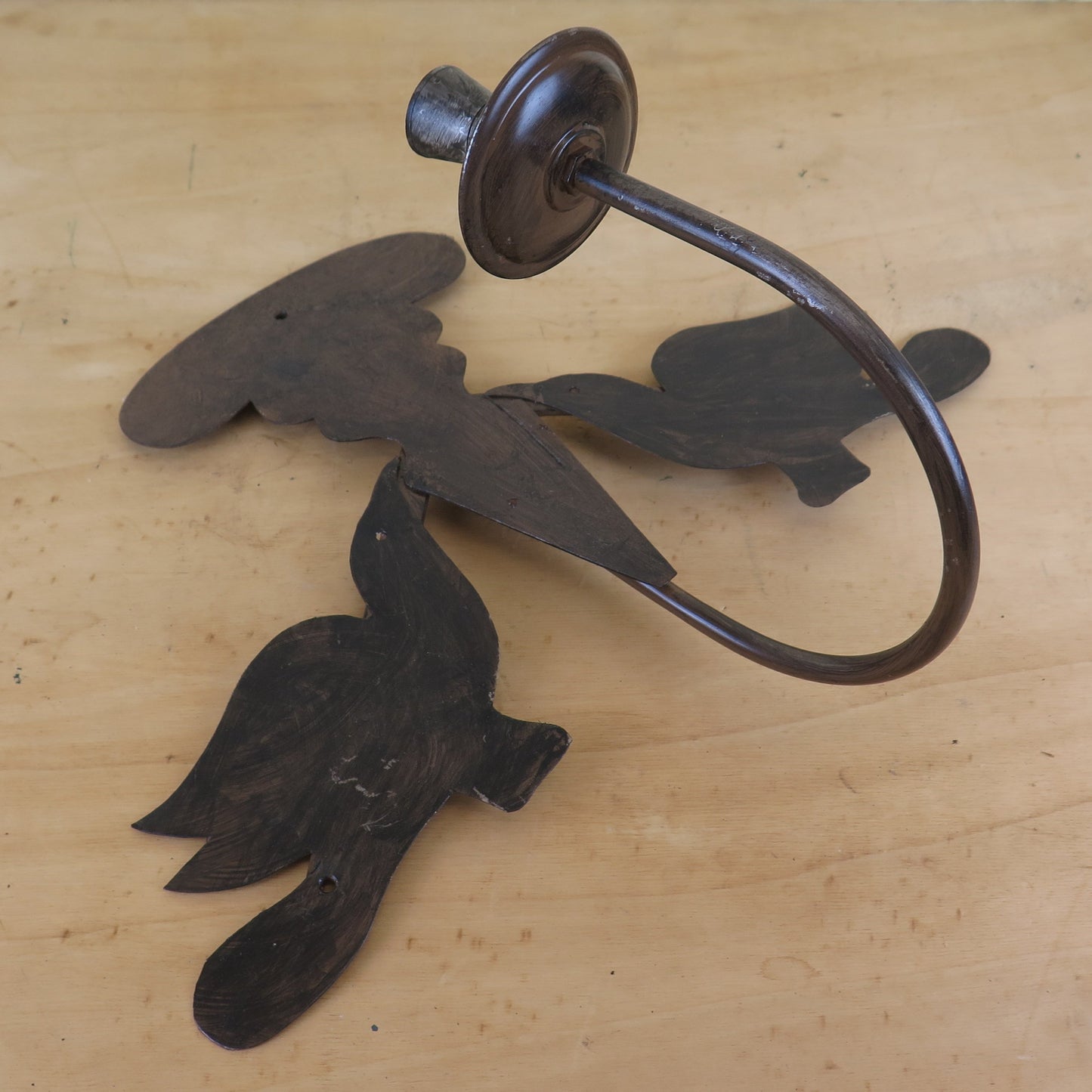 HAND FORGED WROUGHT IRON WALL LIGHT WITH BIRD DECORATION WALL LIGHT CH37