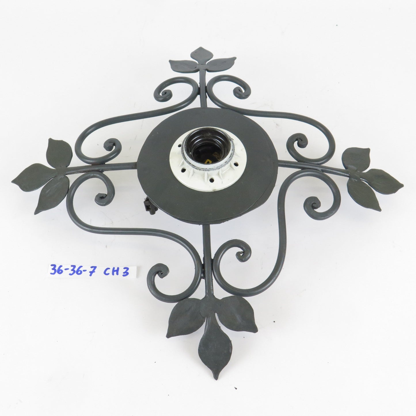 OLD WALL LIGHT IN HAND FORGED WROUGHT IRON WALL LIGHT WALL LIGHT CH3