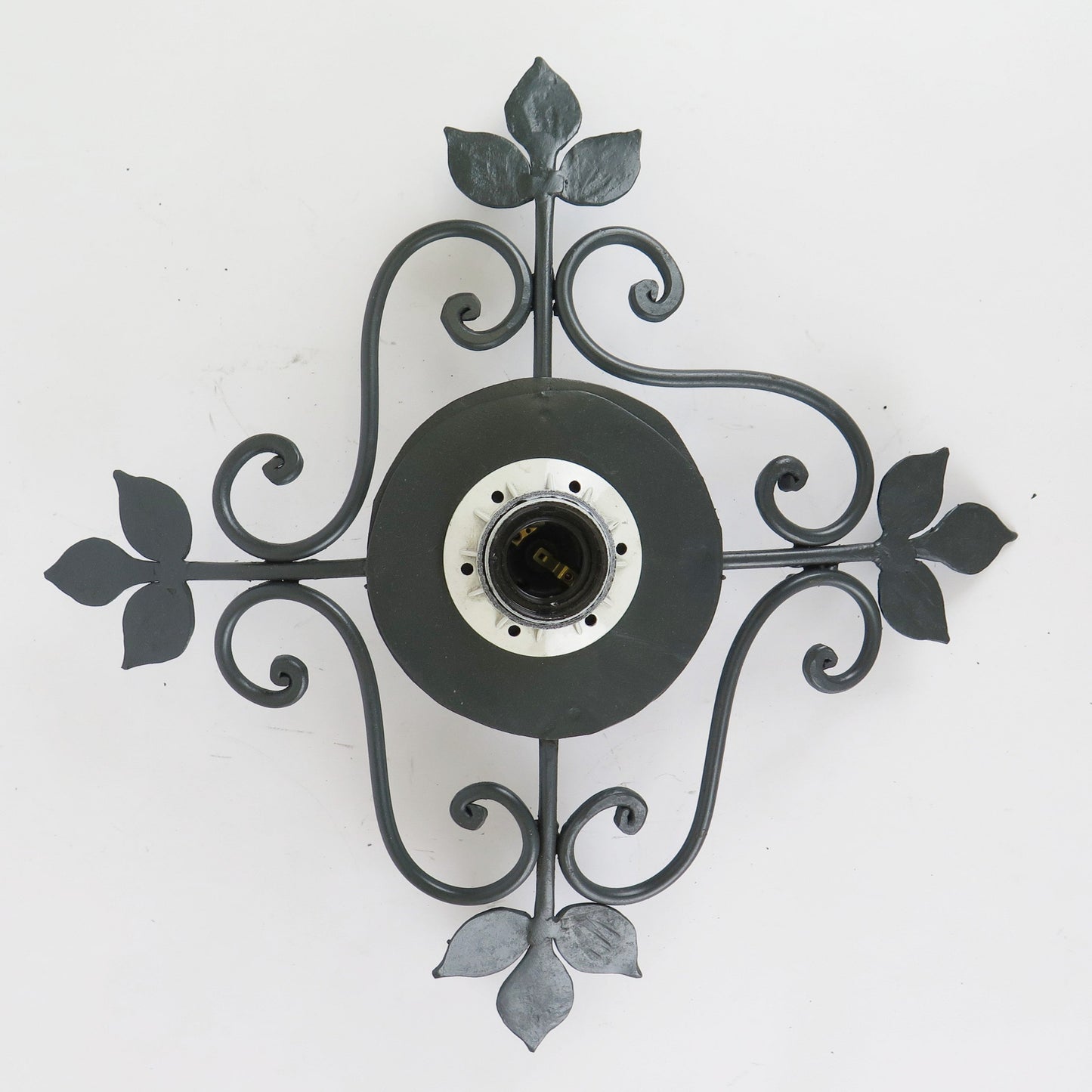 OLD WALL LIGHT IN HAND FORGED WROUGHT IRON WALL LIGHT WALL LIGHT CH3