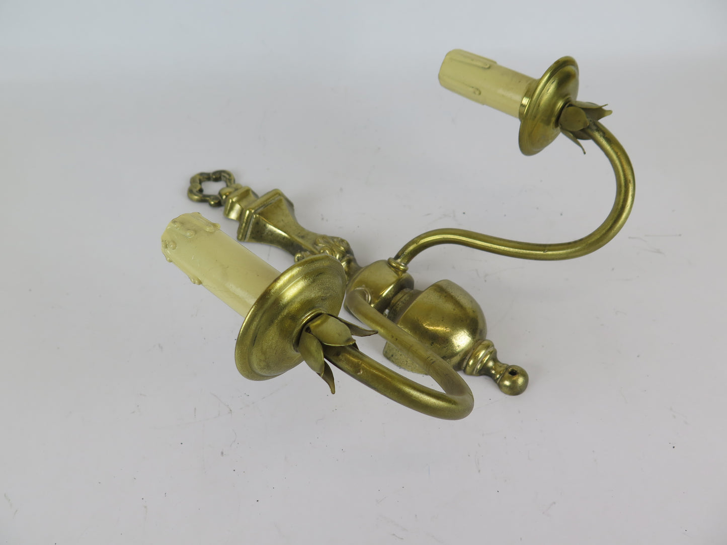 WALL LIGHT IN GOLDEN BRONZE WITH TWO FLAMES OLD HANDMADE WALL LIGHT CH7