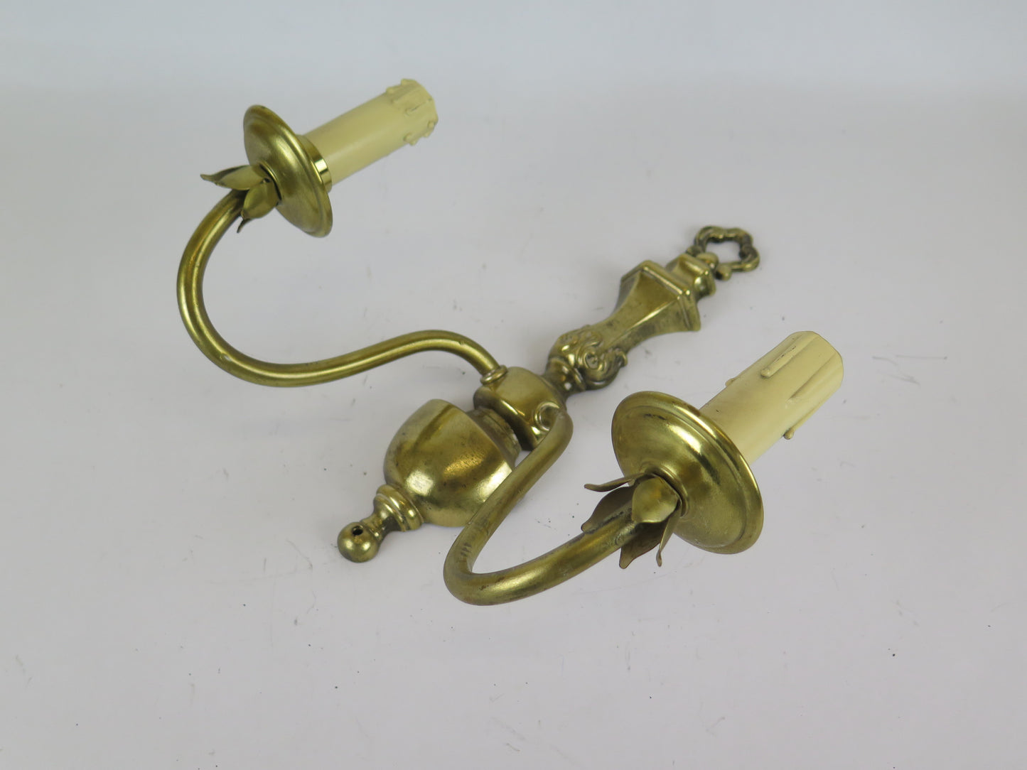 WALL LIGHT IN GOLDEN BRONZE WITH TWO FLAMES OLD HANDMADE WALL LIGHT CH7