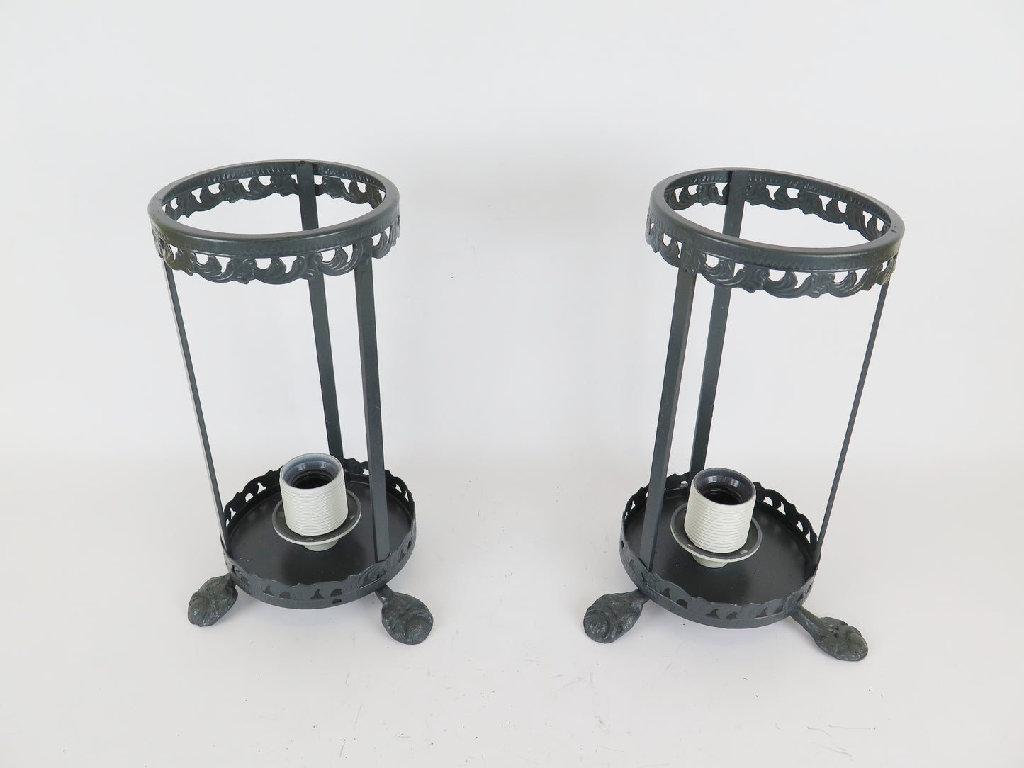 PAIR OF VINTAGE WROUGHT IRON BEDSIDE LAMPS ABAT-JOUR DESK CH20