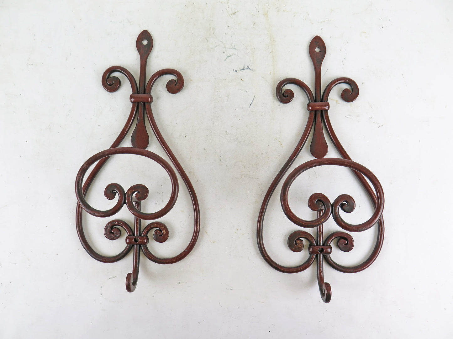 PAIR OF WALL HANGER WROUGHT IRON HANDMADE VINTAGE CLOTH HANGER CH2