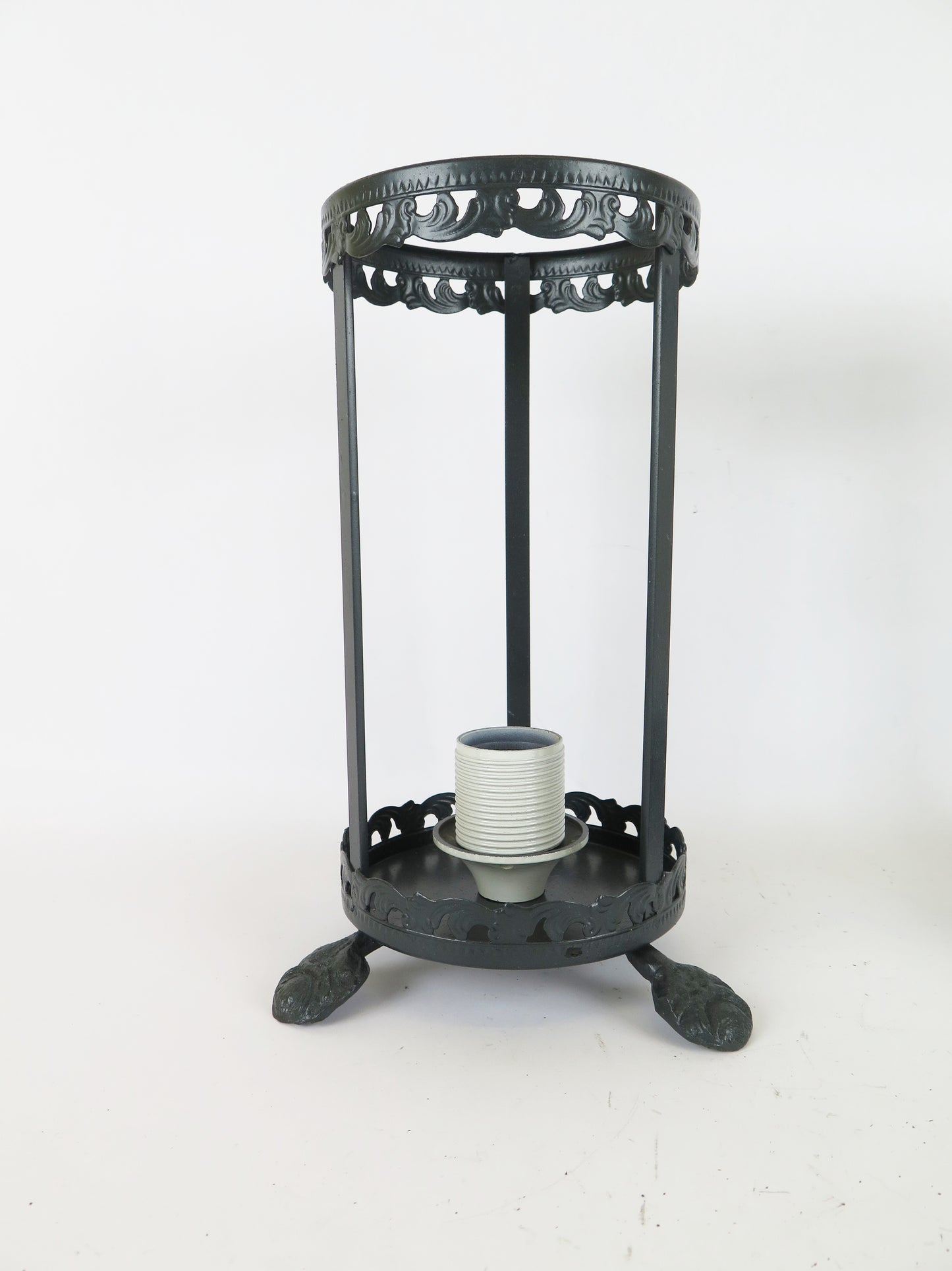 PAIR OF VINTAGE WROUGHT IRON BEDSIDE LAMPS ABAT-JOUR DESK CH20