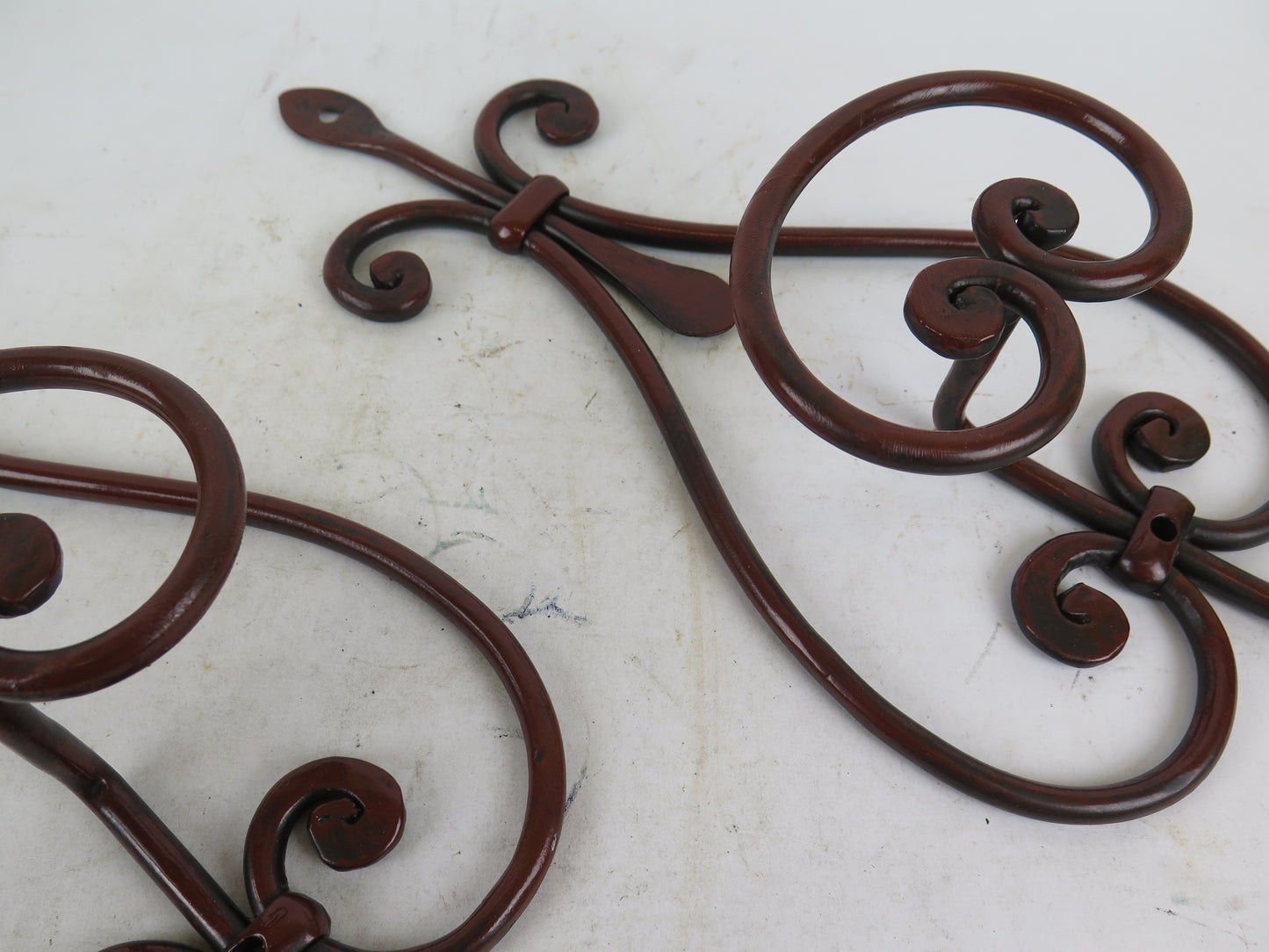 PAIR OF WALL HANGER WROUGHT IRON HANDMADE VINTAGE CLOTH HANGER CH2