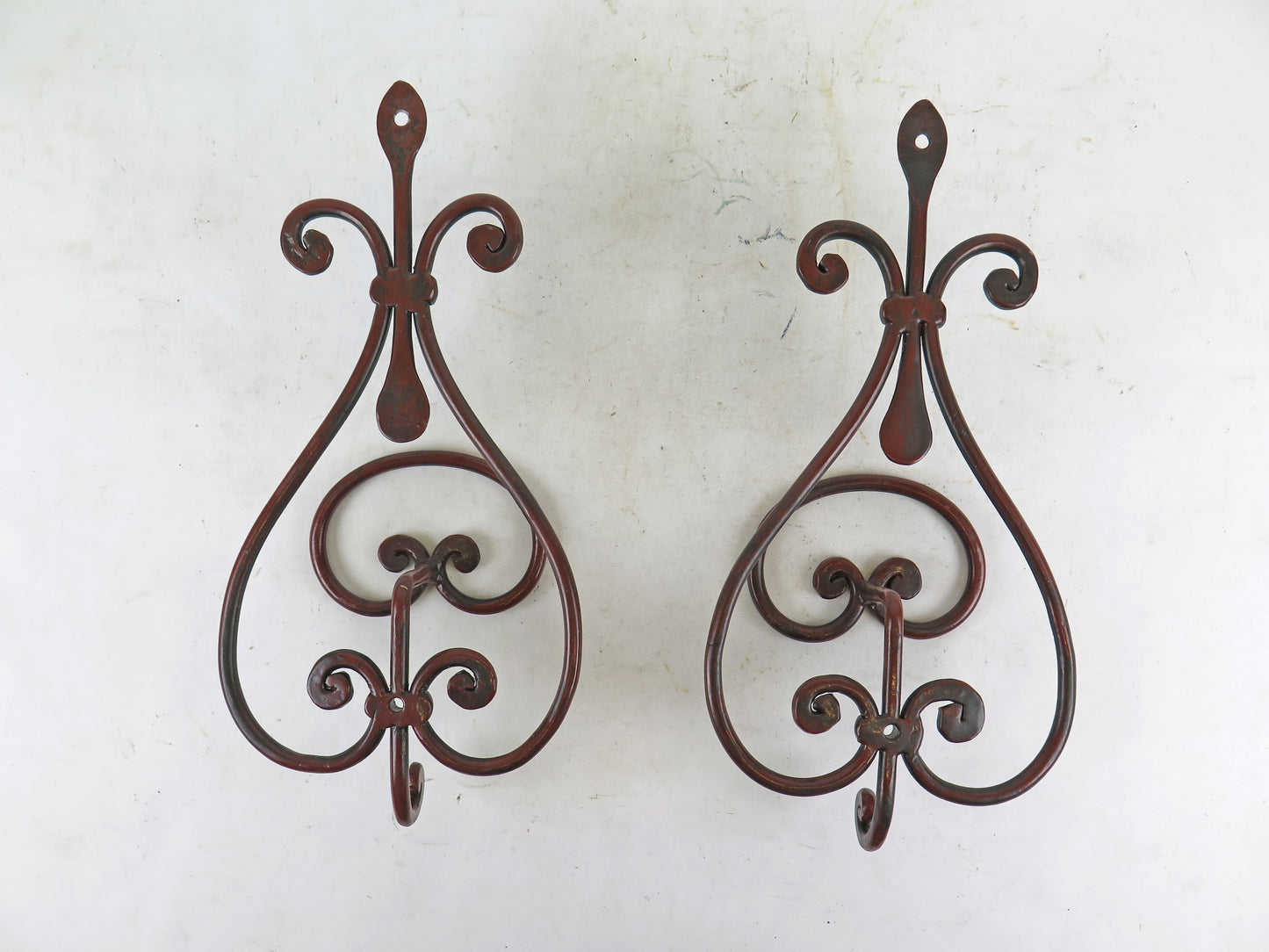 PAIR OF WALL HANGER WROUGHT IRON HANDMADE VINTAGE CLOTH HANGER CH2