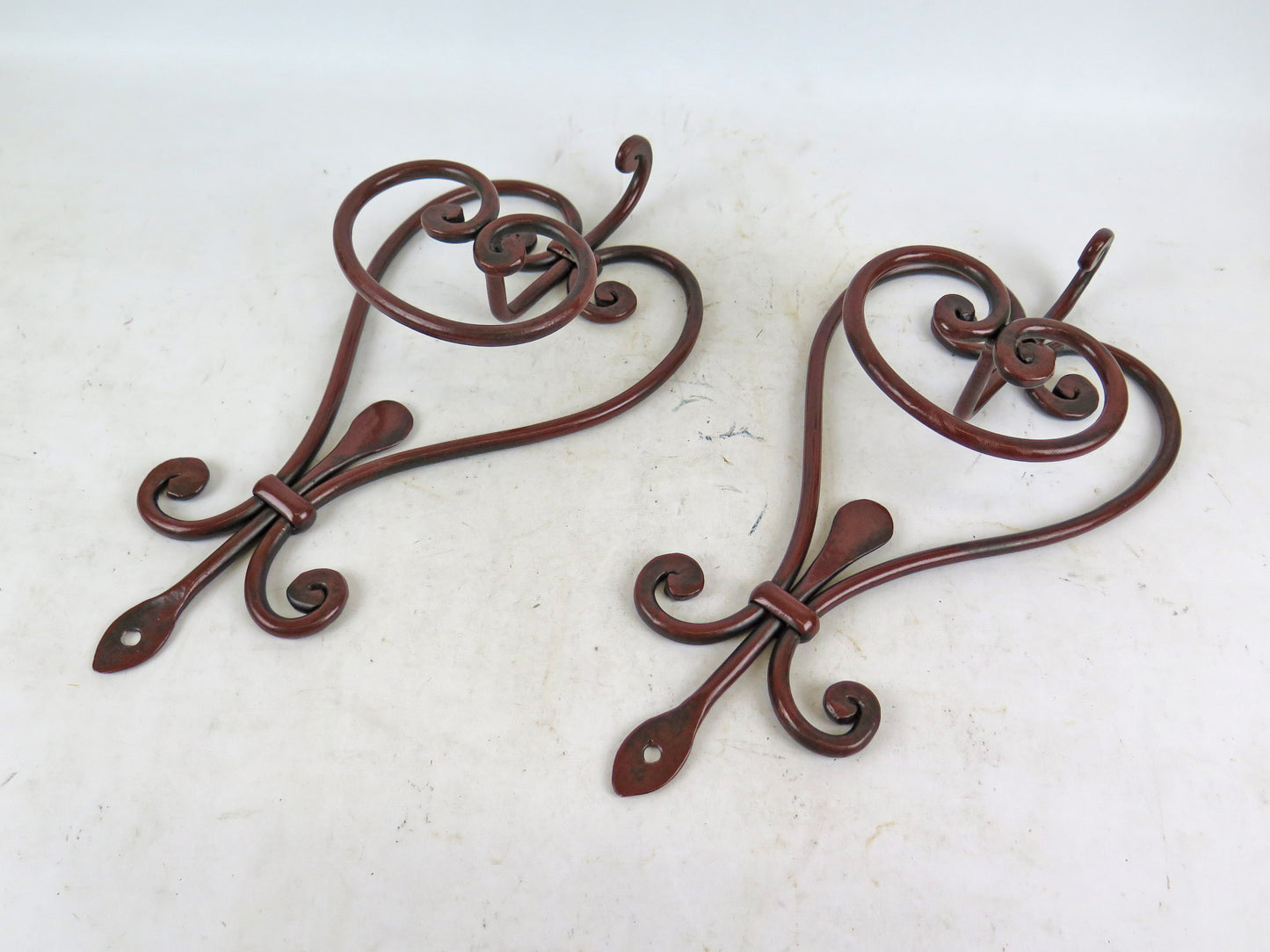 PAIR OF WALL HANGER WROUGHT IRON HANDMADE VINTAGE CLOTH HANGER CH2