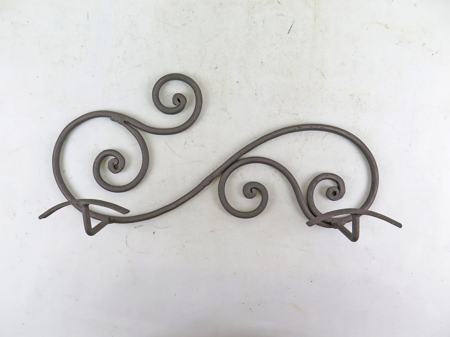 VINTAGE HANDMADE WROUGHT IRON WALL COAT RACK 2 HOOKS CH2