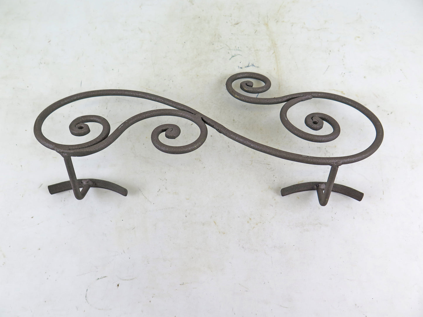 VINTAGE HANDMADE WROUGHT IRON WALL COAT RACK 2 HOOKS CH2