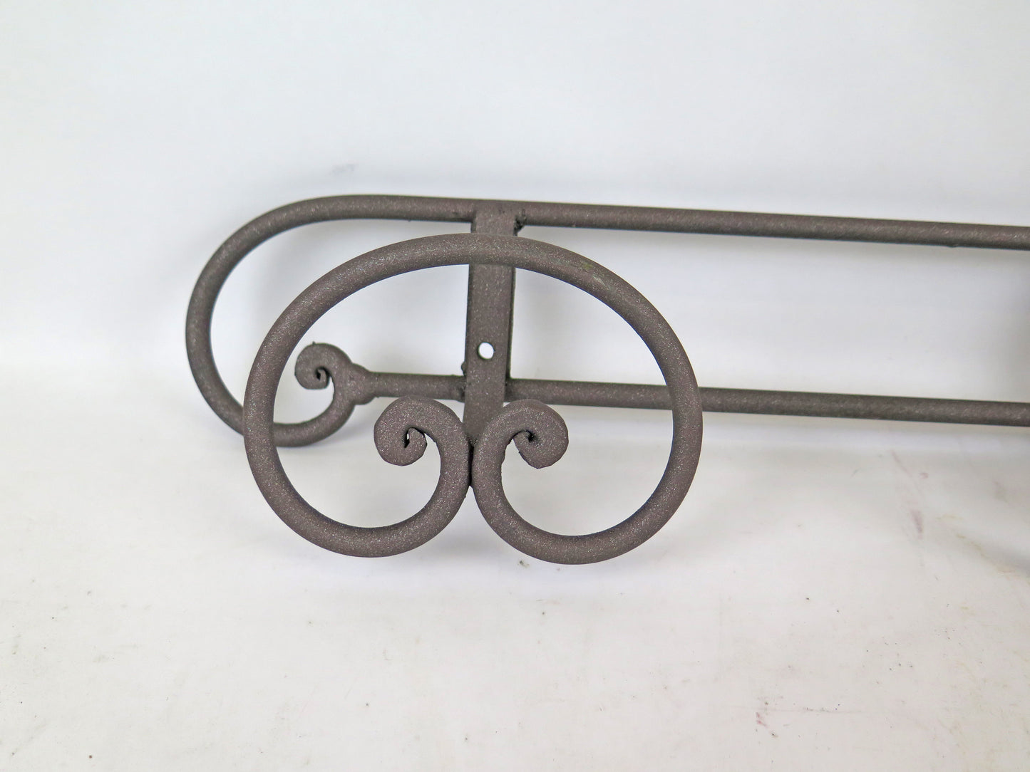 VINTAGE HANDMADE WROUGHT IRON WALL COAT RACK 3 HOOKS CH2