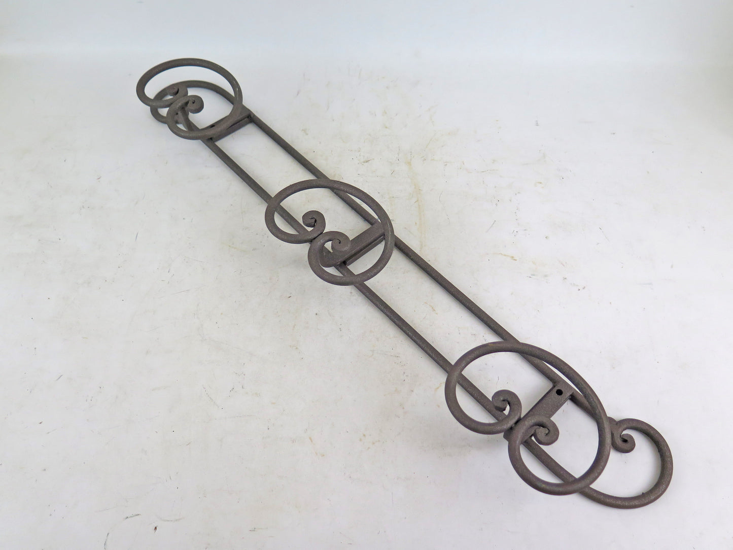 VINTAGE HANDMADE WROUGHT IRON WALL COAT RACK 3 HOOKS CH2