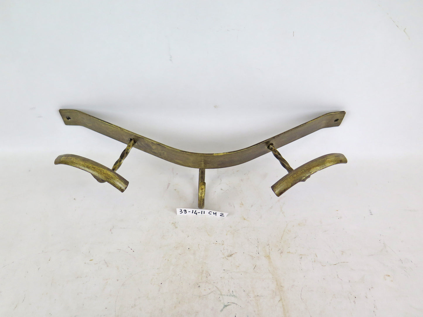 OLD GOLDEN WROUGHT IRON WALL COAT RACK WITH TWO COAT HOOKS CH2