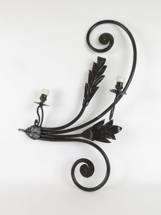 OLD WALL LIGHT IN HAND FORGED WROUGHT IRON WALL LIGHT CH40