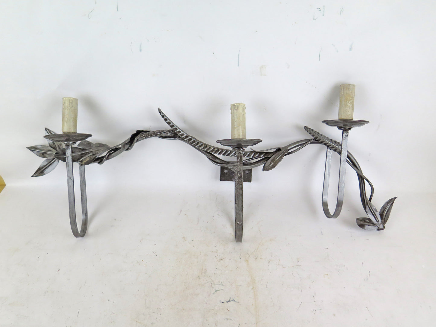 PAIR OF VINTAGE HANDMADE WROUGHT IRON WALL LIGHTS CH38