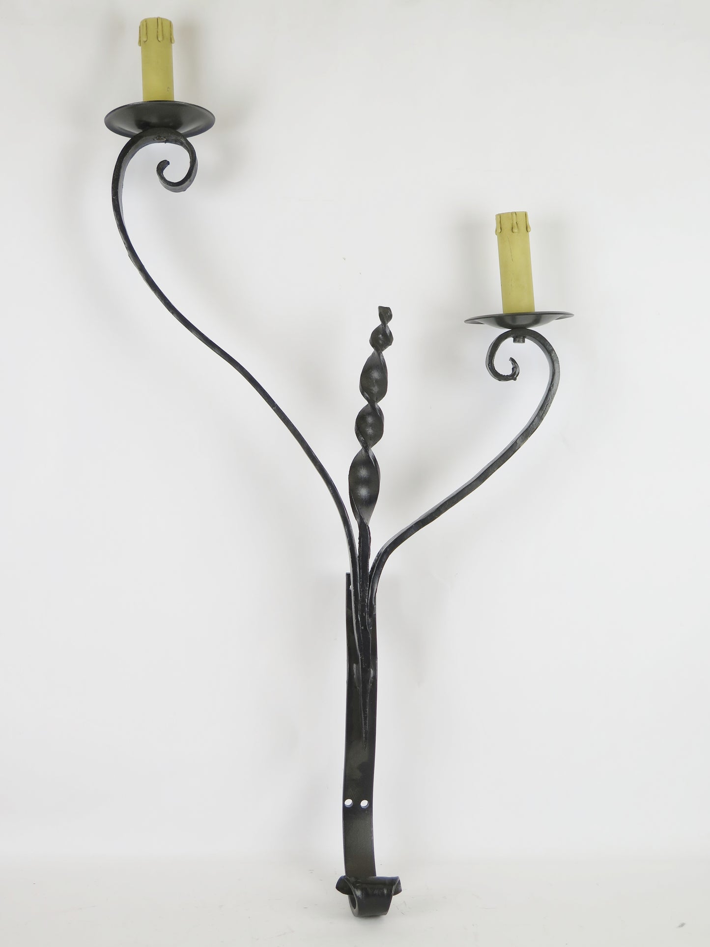 WALL LAMP WITH TWO LIGHTS IN WROUGHT IRON ELEGANT CRAFTSMANSHIP CH CLASS