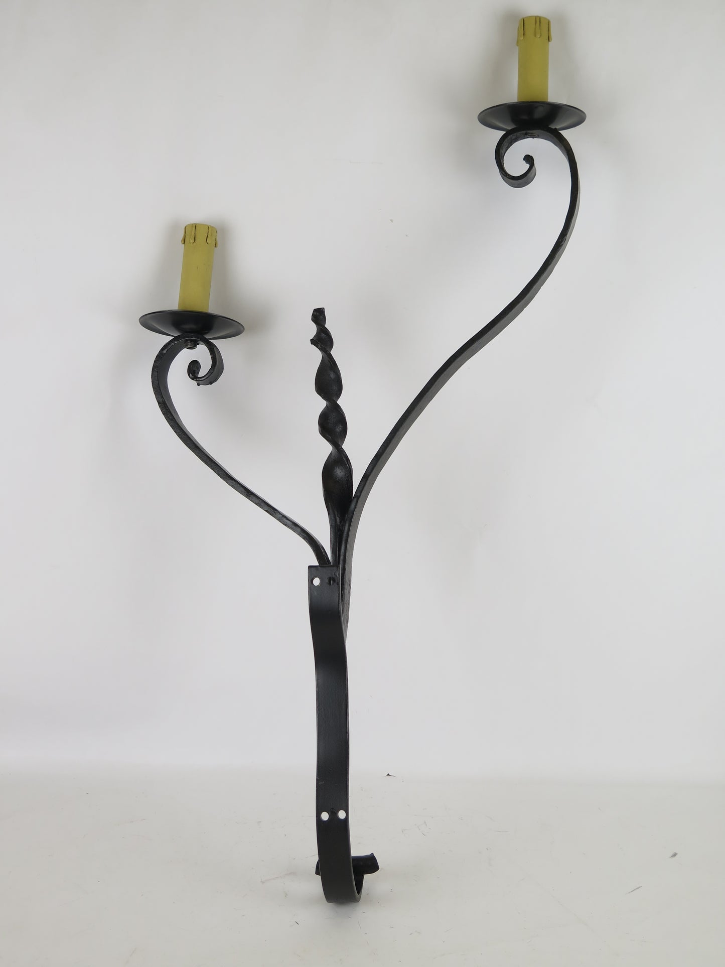 WALL LAMP WITH TWO LIGHTS IN WROUGHT IRON ELEGANT CRAFTSMANSHIP CH CLASS