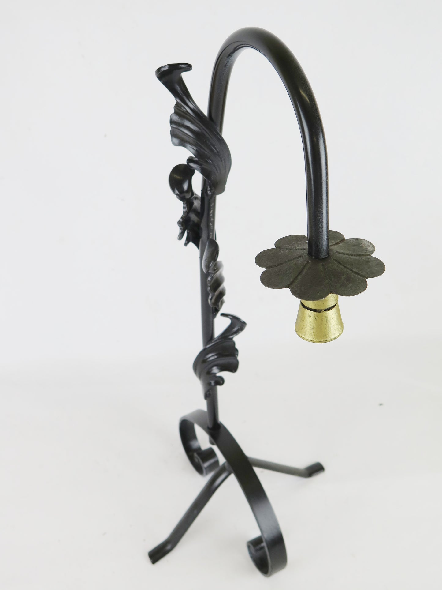 VINTAGE ARTISTIC HANDMADE FLORAL WROUGHT IRON TABLE LAMP CH2