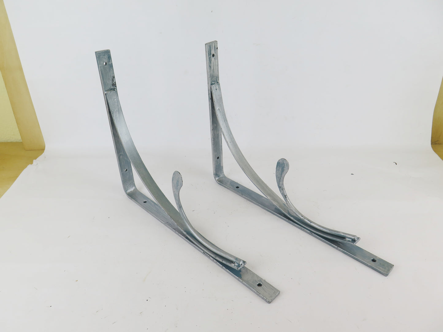 TWO SHELF BRACKETS IN FORGED WROUGHT IRON SHELF SUPPORT CH4