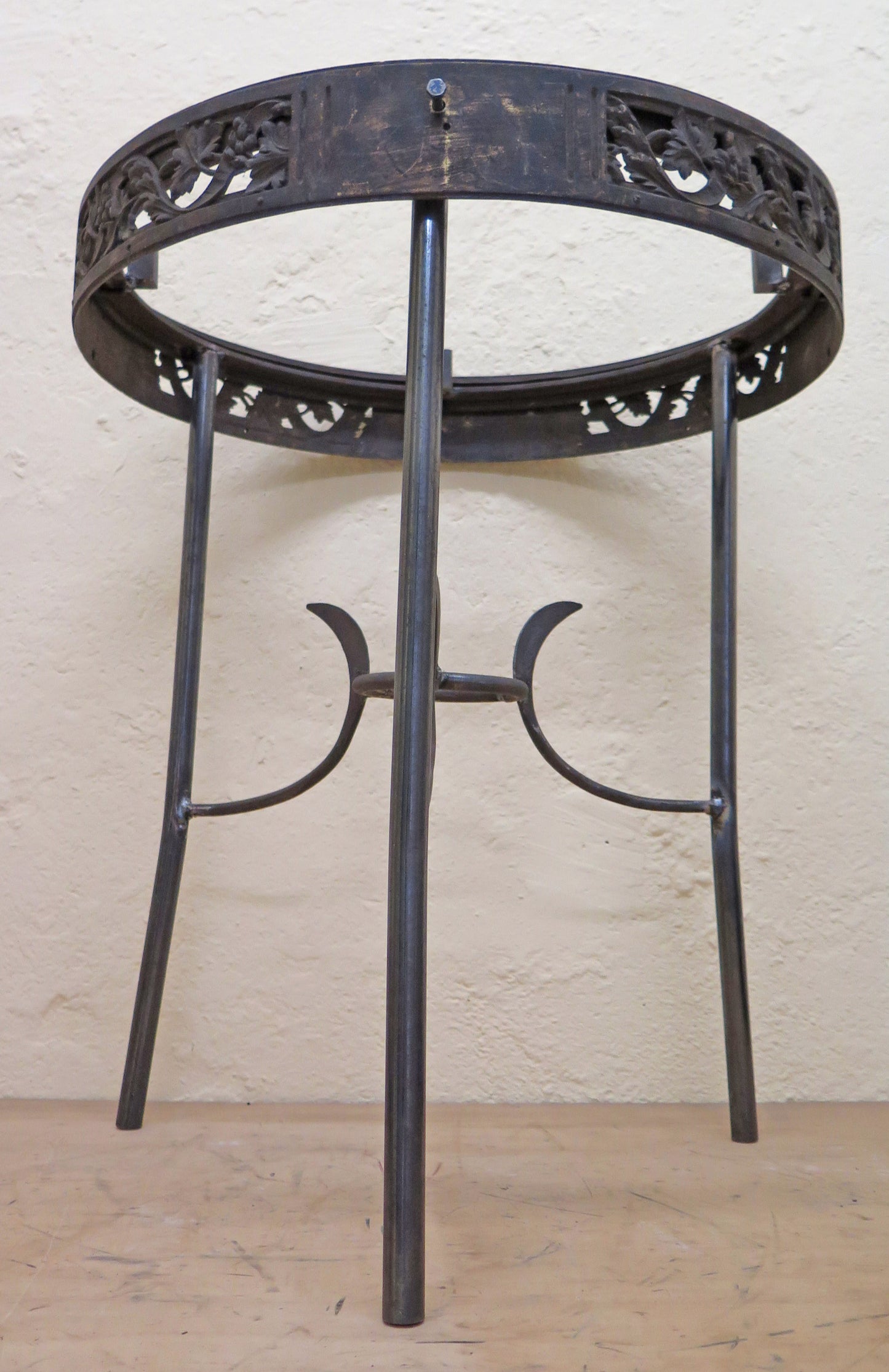 ROUND CIRCULAR WROUGHT IRON TABLE BASE HANDMADE VINTAGE CH